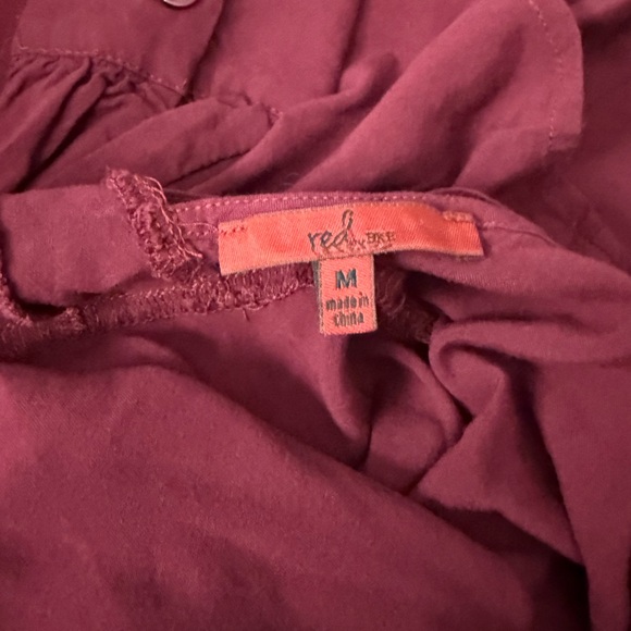 Elegant Burgundy Long Sleeve Blouse - Picture 4 of 4